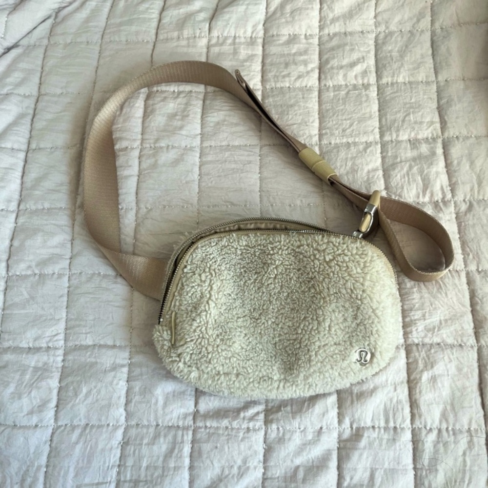 Lulu belt bag